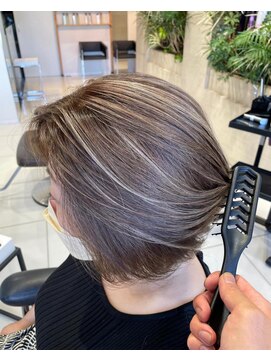 ラック 由比ヶ浜(LUCK) 大人美人ボブ×グレイベージュハイライト