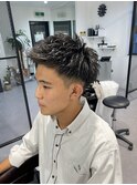 夏のスパイキーショート