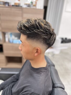 エーエイチ(aH.) アップバング スタイル