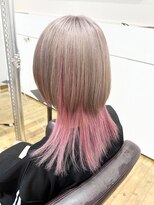 ルッツ(Lutz. hair design)&nbsp;ベージュ×ピンク【千代田彩夏】