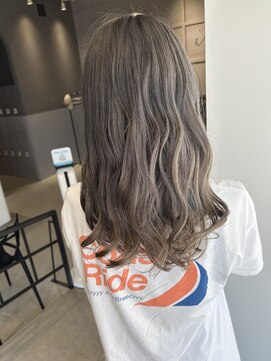 イル(il) グレージュカラー【刈谷　安城　知立】