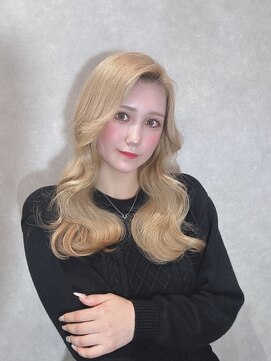 アンプル 天神店 韓国風ブロンド　ケアブリーチ　ダブルカラー　ロングヘア