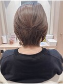 ハンサムショート段カット絶壁グレージュマッシュアラフォー