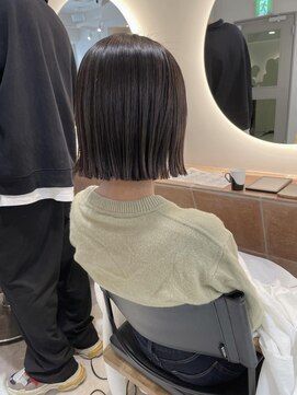 ネオリーブアイム 横浜西口店(Neolive aim) 切りっぱなしボブ ぱつっとボブ グレージュ sn