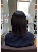 きりっぱなしミディアムボブ