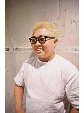 フランクスバーバーザスタンド(Frank’s barber the stand) サーフカール/スパイキーショート/フェザーパーマ/飯田橋E