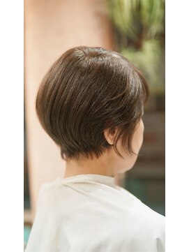 ネス(NESS) イルミナマットヌードカラーな２セクションボブ45