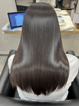 ブリング(bling)の写真/ナチュラルでやわらかい髪に☆髪に優しい薬剤で、今までにない艶と指通りの良いストレートヘアが実現◎