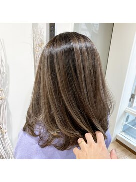 ループ(LOOP) 大人女性に人気のハイライトカラー