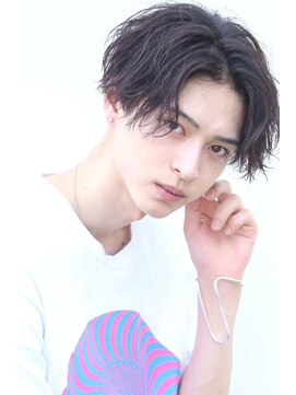 ザ サードヘアー 津田沼 (THE 3rd HAIR) センターパートゆるめパーマ