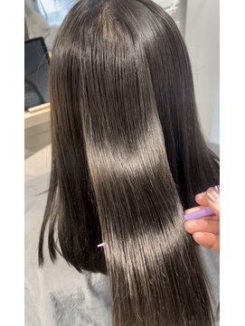 エヌプラス(N+) 黒髪グラデヘアーオリーブグレー小顔に見せるヘアココアベージュ