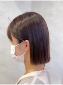 大人かわいいブラウンベージュ切りっぱなしストレートボブ