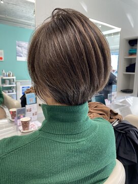 リーホリエ(Lee Horie) 【高木】主婦に人気！！ショートstyle×白髪ぼかし◎