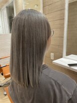 アロマ ヘアー ルーム 新宿店(AROMA hair room) パツっとミディ シルバーグレージュ ツヤ髪スタイル/新宿
