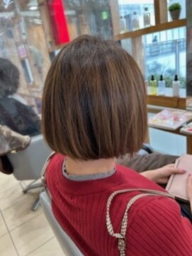 スタジオ アルファプラス 日暮里店(studio α+) ステップボーンカットカットボブショートハイライト白髪ぼかし