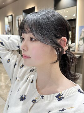 サヴォア(Savoir) 【抜け感たっぷりのゆるふわポニーテール】