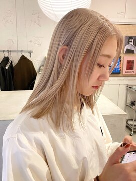 ルーム(Loom.) ハイトーンボブぱっつん前髪ボブミニボブ切りっぱなしボブ