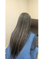 レアナ バイ ニーナ(Leana by NINA)&nbsp;プルエクステでロングヘア