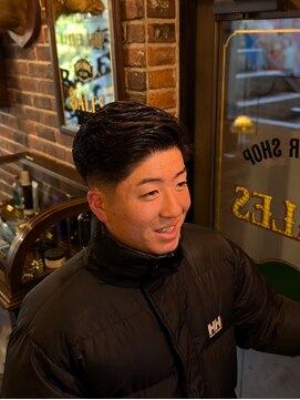 バレス 田町(BALES) <理容室>[メンズ/床屋/シェービング/ヘッドスパ/田町/芝浦]