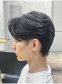  メンズ刈り上げセンターパートフェザーパーマブルーブラック