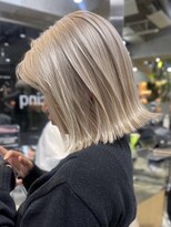 サンクマーケット 渋谷(cinq MARKET)&nbsp;渋谷ブリーチダブルカラータッセルボブホワイトブロンドカラー