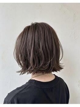 サロンドリップスの写真/白髪染めをファッションカラーのように楽しめる幅広い薬剤選定。ダメージレス設計も◎