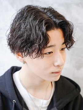 アルファ 新宿(alpha) フェザーパーマ/刈り上げセンターパート/サーフカール[新宿]