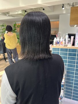 オーシャン(Ocean) 【OceanHair&Life田中愛梨】黒髪切りっぱなしタイトロブ