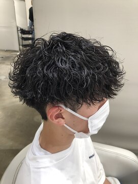 オーシャントーキョー(OCEAN TOKYO) 波巻きマッシュ(刈り上げツーブロック黒髪パーマ)