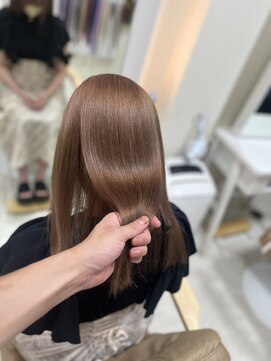 カリーナ(CARINA) トリプルカラー/ブラウンカラー