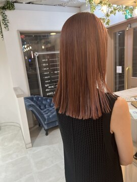 ルッソ チアロ(Lusso chiaro) チェリーレッド×切りっぱなしセミロング/30代/40代/50代