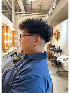 ビハインドザカーテン(BEHIND THE CURTAIN) 【セットが簡単】フェード×プードルパーマ