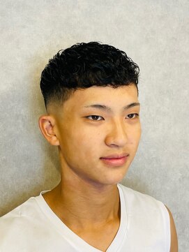 アストロ(ASTRO) 20代30代短髪スキンフェード刈り上げメンズツーブロ ック