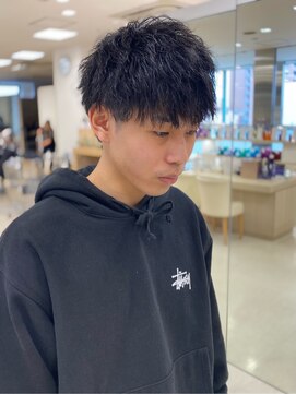 シャルムバイケンジ(Charm.by KENJE) ツイストスパイラルシャドウパーマ波巻き無造作銀座メンズパーマ