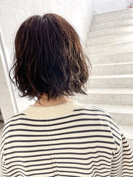 リアン(Lian) ボブの波巻きパーマデザイン