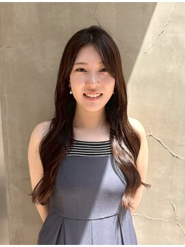 ヴィサージュバスク(VISAGE ba.s.k) 柔らか透明感で夏の素肌映えカラー◎