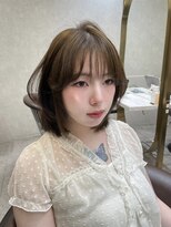 ロンド レア 天神大名店(Lond Le’a)&nbsp;ホワイトブロンド/外ハネボブ/美髪/ワイドバング/ブルーブラック