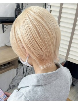 ラウラアンドロー(LAURA&RO) 【ブロンドショート】