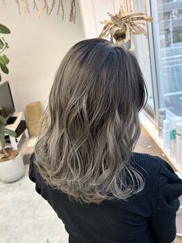 スミール(Smil)の写真/【谷町四丁目】透明感×ツヤ感で上品な大人女性を演出♪ダメージを最小限に理想の髪色へ*