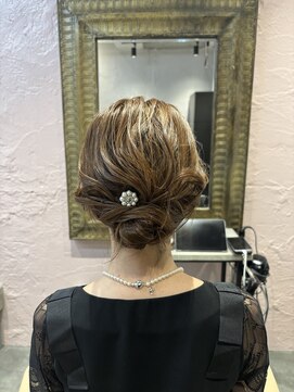 フッタ(Futta) シニヨンスタイル【西武新宿駅】【駅近徒歩1分】