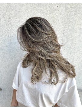 モニカ(MONIQA) 【地毛ハイライト】