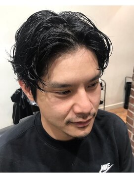 チルチェア ノースエリア 高円寺店(CHILL CHAIR north area.) センターパートスタイル <高円寺> <理容室> <バーバー>