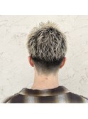 金髪刈り上げショート