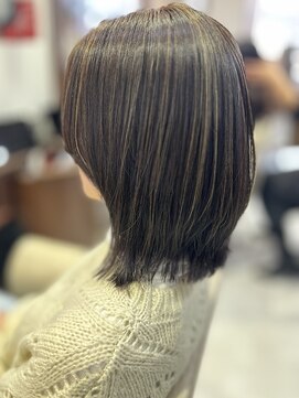 アイズウェスト(I's WEST) ハイライト/似合わせカット/小顔ヘア/函館