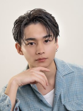 オーシャントーキョーオーバー 渋谷(OCEAN TOKYO OVER) 韓国ヘアニュアンスコンマバングセンターパートフェザーパーマ