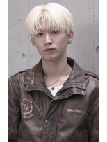 ピア ヤクイン(Pia Yakuin) ホワイトブロンド×シースルーマッシュ