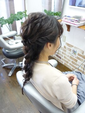 エイチワイヘアーデザイン(HY hair design) 華やかな編み下ろしヘア