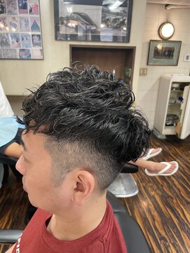 コダマ 大泉学園店(KODAMA) スペインカール/フェード/スパイラルパーマ/メンズ/〈理容室〉