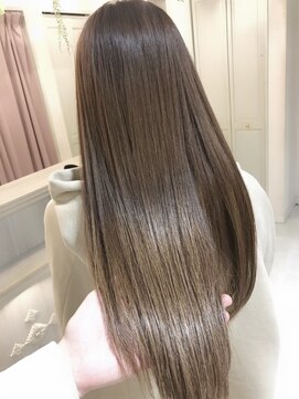 ケアリー 大日(Carelly) ミディアムレイヤー/大人可愛い/髪質改善/シースルーバング