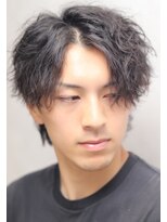 ミルトニア(MILTONIA)&nbsp;ツイストスパイラルパーマツーブロックウルフセンターパート